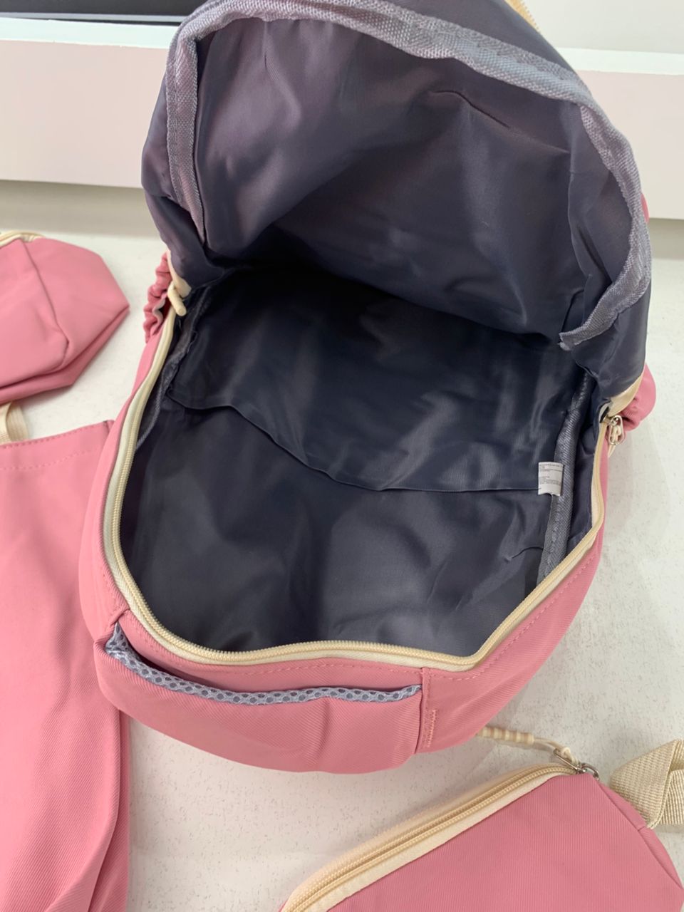 Ensemble-de-sac-dos-kawaii-4Pcs-avec-porte-manger-isotherme-rose-طقم-محفظة-مع-حقيبة-حفظ-الطعام.png