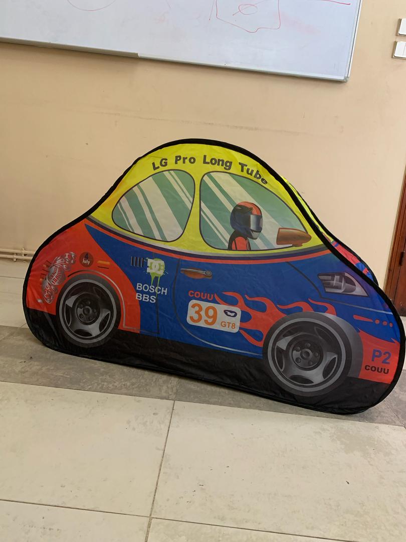 Tente-de-Jeu-Voiture-de-Course-Pop-Up-pour-Enfants-خيمة-لعب-سيارة-سباق-للأطفال-مع-50-كرة-بلاستيكية.png