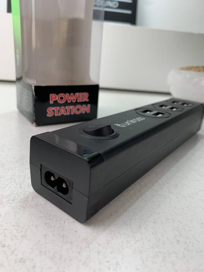 Uniross Station de charge Multi-appareils 6 ports USB A – مقبس طاقة متعدد المنافذ تنزوت