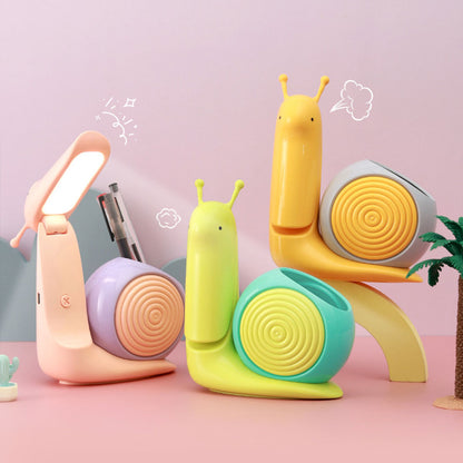 Lampe Veilleuse Escargot Mignonne LED avec Porte-stylo – مصباح على شكل حلزون لمكتب الأطفال تنزوت