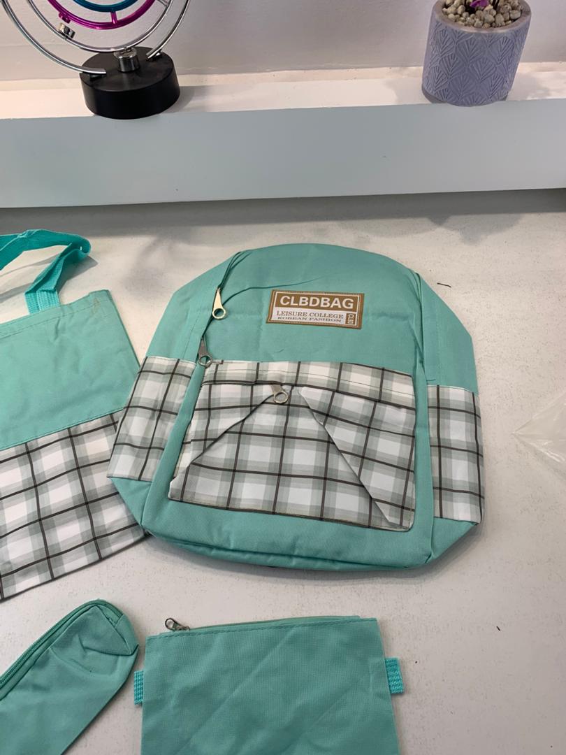 Ensemble de sacs d’école Kawai pour adolescents 4Pcs CLBD V4 Noir – محفظة 4 قطع كاواي أسود تنزوت