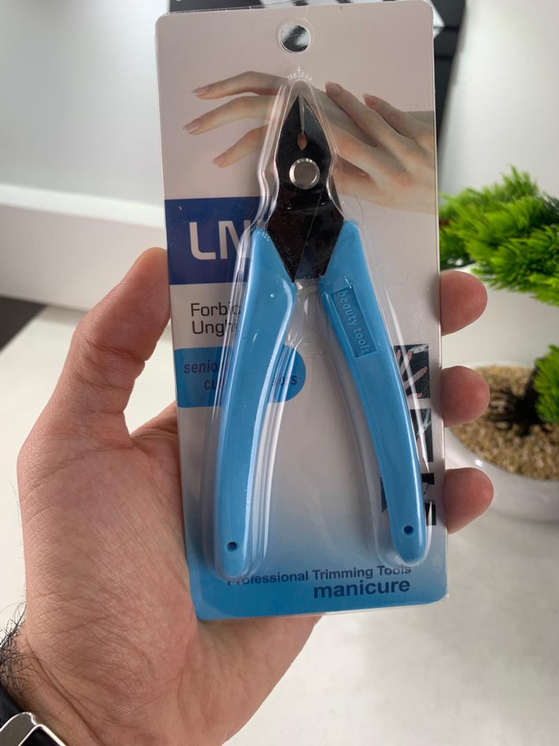 Ciseaux de manucure professionnels pour enlever les ongles – مقص مانيكير احترافي لإزالة الأظافر تنزوت