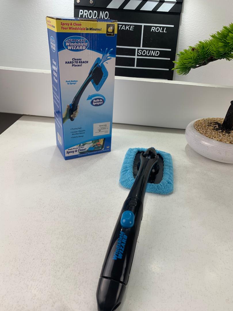 Hurricane-Nettoyant-pour-Vitres-en-Microfibre-avec-Spray-منظف-زجاج-مع-أداة-رش.png