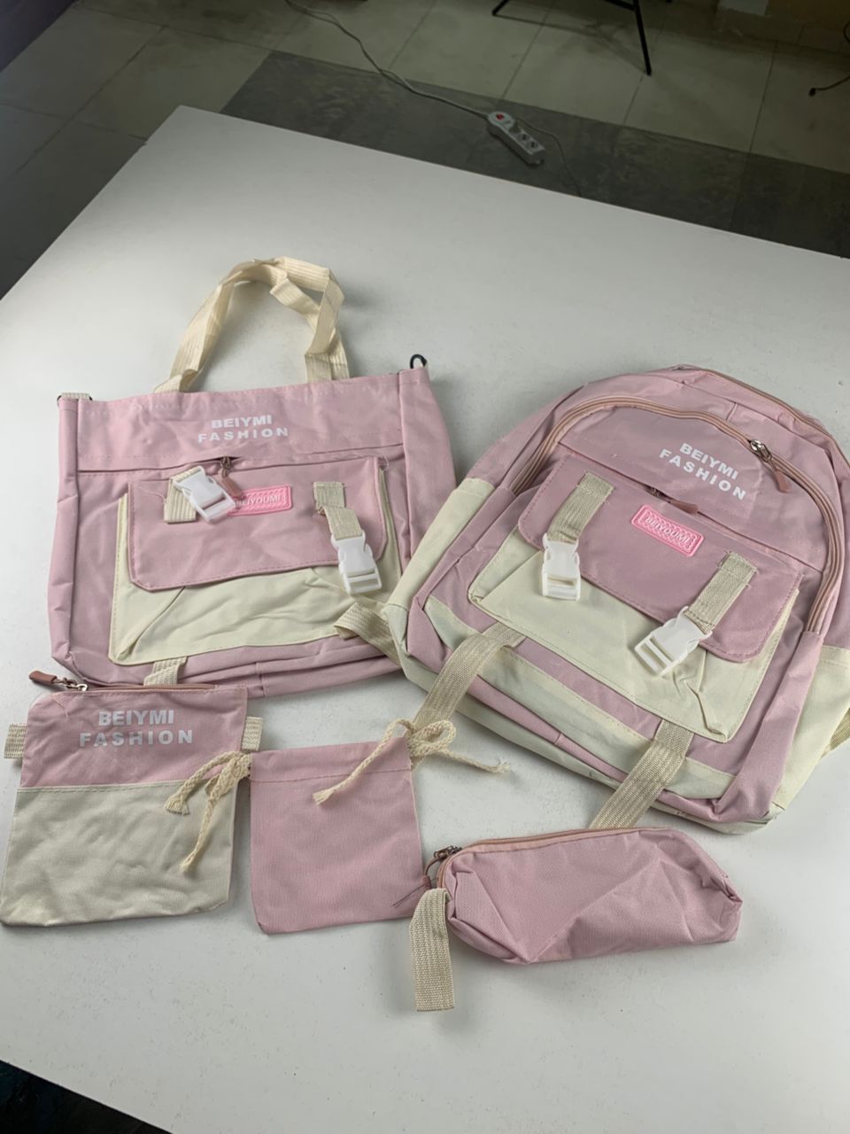 Ensemble-de-sacs-d-cole-Kawai-pour-adolescents-5Pcs-Bieyoumi-Fashion-Rose-محفظة-5-قطع-كاواي-وردي.png