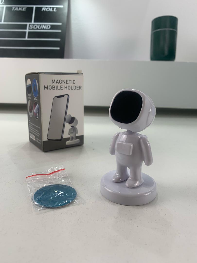 Support de téléphone pour voiture en forme d’astronaute – حامل هواتف مغناطيسي - تنزوت