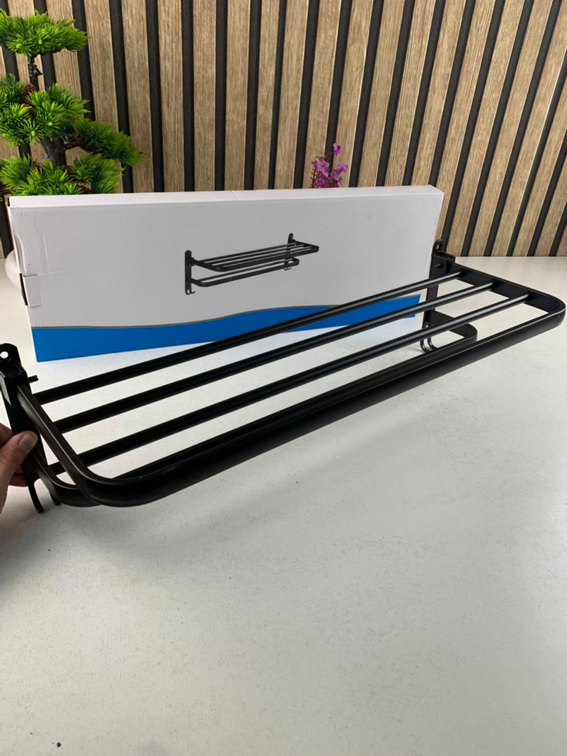 Porte-serviette-mural-pliable-en-aluminium-Noir-خفيف،-متين،-ويعطي-لمسة-عصرية-لحمامك.png
