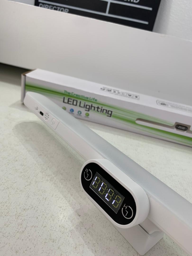 Barre lumineuse LED rechargeable tactile avec 3 modes de couleurs et minuterie GM – مصباح مغناطيسي قابل للتثبيت في عدة أماكن تنزوت