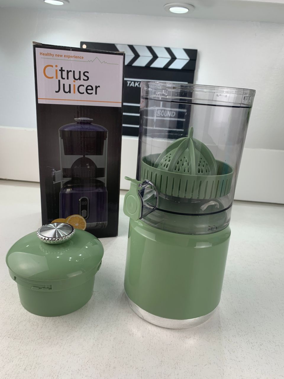 Presse Agrumes Electrique Portable 600 ml Rechargeable Moteur Silencieux – عصارة حمضيات محمولة وقابلة للشحن تنزوت