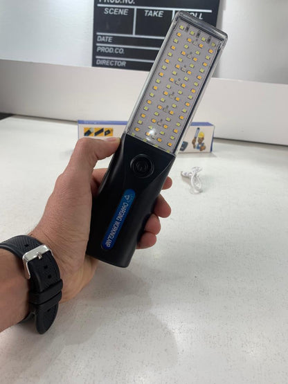 Lampe de Travail LED Rechargeable Éclairage Ultra-Puissant avec Panneau Solaire Intégré – مصباح عمل قابل للشحن تنزوت
