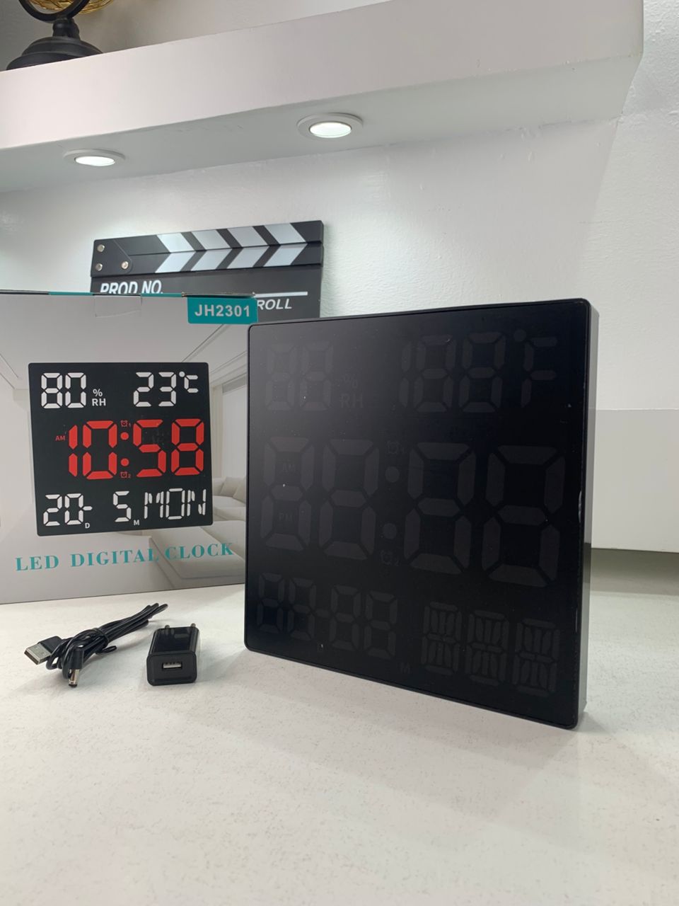 Horloge murale numérique forme carrée grand écran JH2301 – ساعة حائط رقمية تنزوت