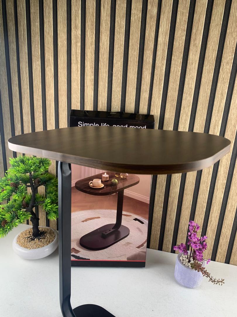 Table-d-appoint-en-bois-pour-petits-espaces-en-Forme-de-C-طاولة-خشبية-للمساحات-الضيقة.png