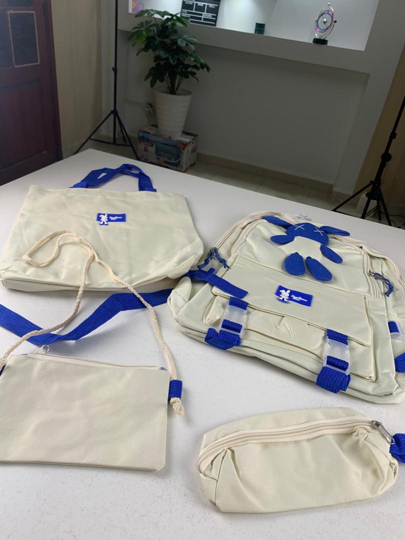 Ensemble de sacs d’école Kawai pour adolescents 4Pcs Lapin X Blanc – محفظة 4 قطع كاواي أبيض تنزوت