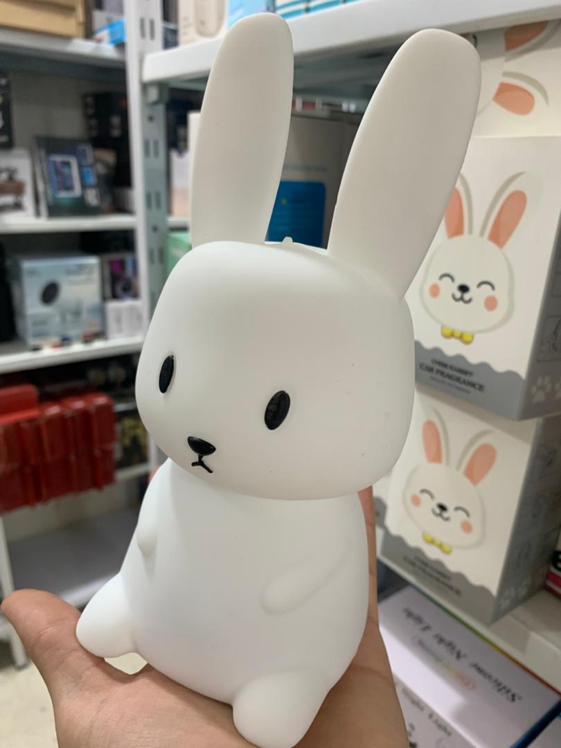 Veilleuse-LED-en-forme-de-Lapin-en-silicon-pour-enfants-avec-capteur-tactile.png