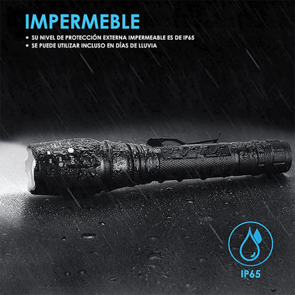 Lampe-de-poche-tactique-IP65-de-18-000-lumens-avec-lumi-re-LED-et-deux-piles-rechargeables-Swat.png