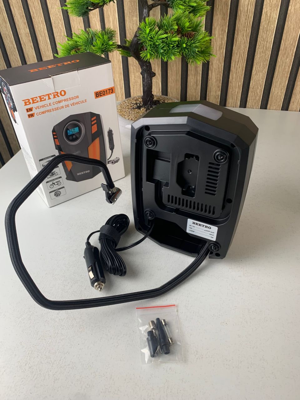 Compresseur-d-Air-Num-rique-pour-Voiture-et-Moto-150Psi-BE0173-جهاز-ضغط-العجلات-محمول.png
