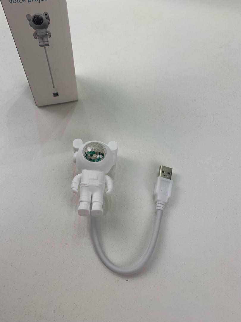 Astronut-Projecteur-LED-Intelligente-USB-Veilleuse-Galaxie-Astro-toil-e-بروجيكتور-ذكي-إضاءة-ليلية.png