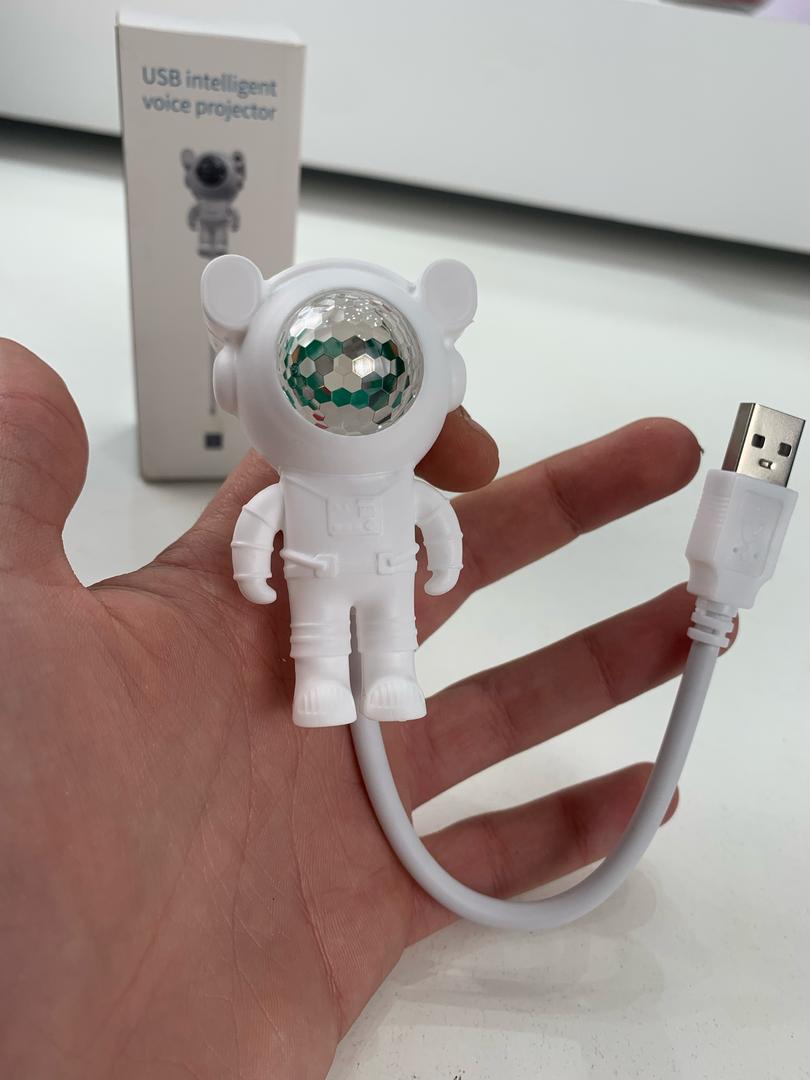 Astronut-Projecteur-LED-Intelligente-USB-Veilleuse-Galaxie-Astro-toil-e-بروجيكتور-ذكي-إضاءة-ليلية.png