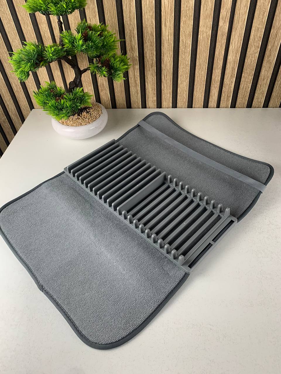 Serviette-absorbant-en-fibres-microscopiques-avec-une-base-amovible-pour-vaisselles-منشفة-تنشيف-و-تجفيف-الأواني.png