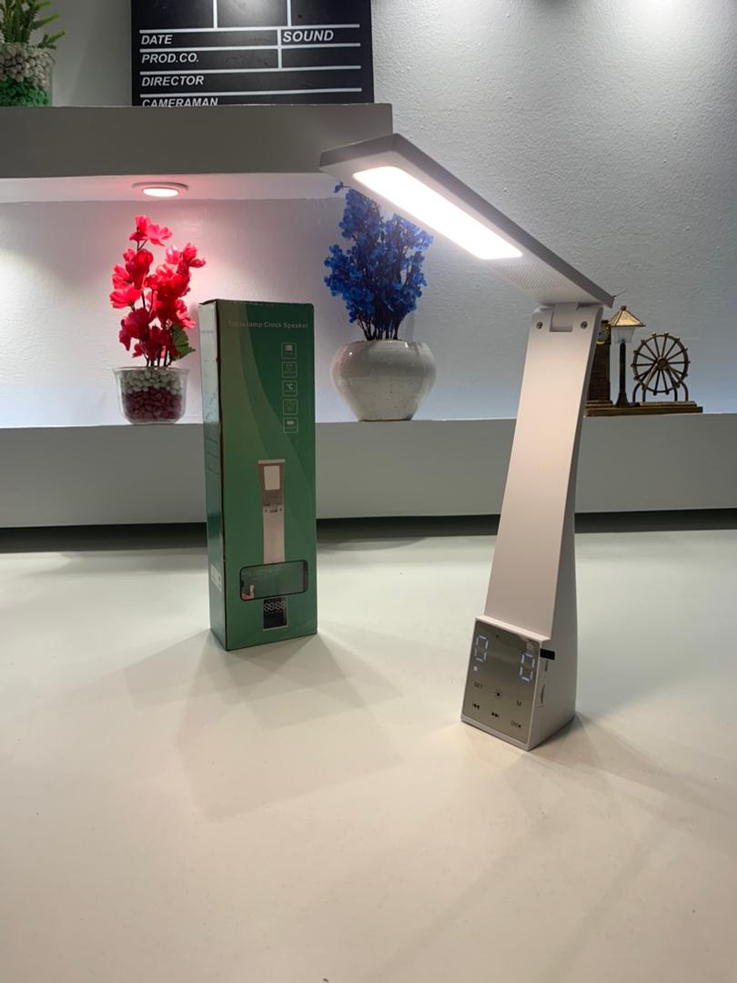 4en1-Lampe-de-Bureau-LED-et-Haut-Parleur-Bluetooth-مصباح-مكتب-و-مكبر-صوت.png