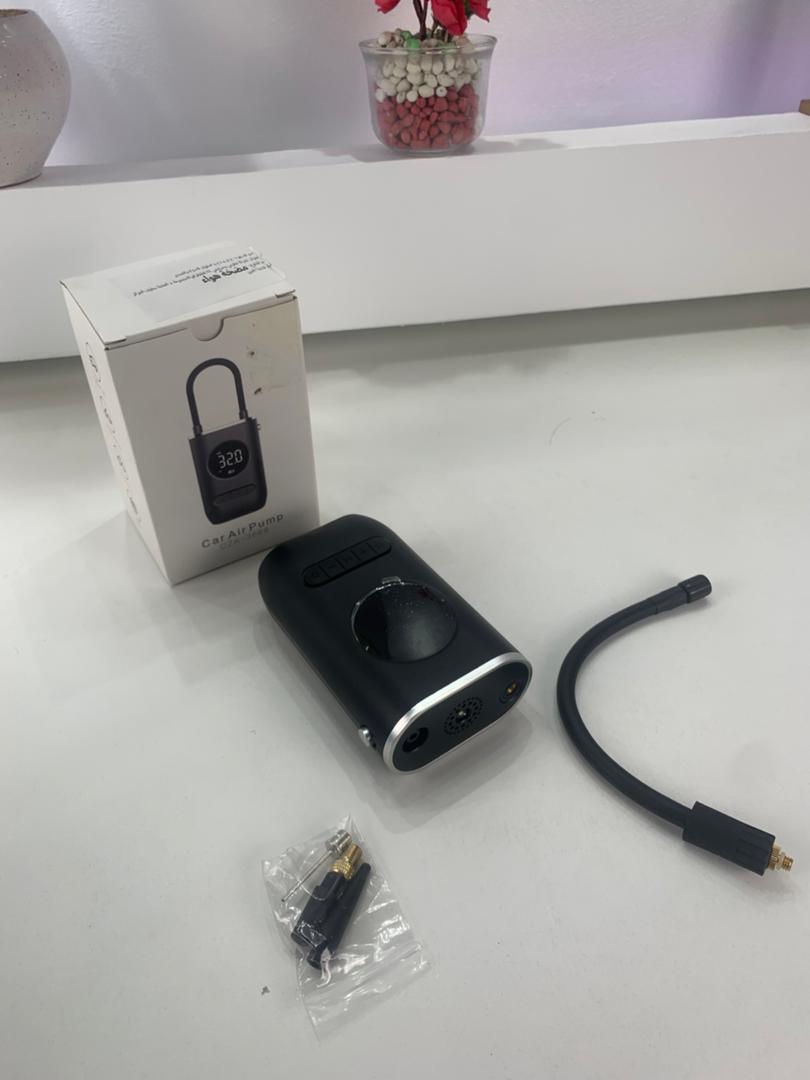 Compresseur-d-Air-Portable-150-PSI-avec-Lampe-LED-منفاخ-هواء-محمول-مع-إضاءة.png