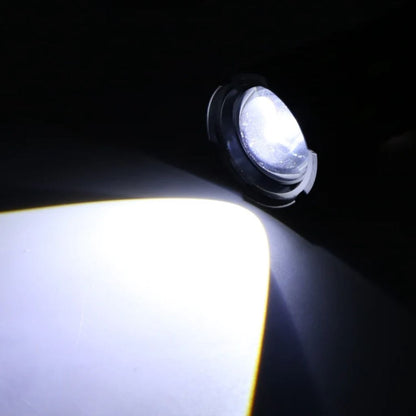 Lampe-de-Poche-LED-Zoom-T-lescopique-avec-Bandes-Fluorescentes-مصباح-يدوي-مع-زووم-تلسكوبي.png