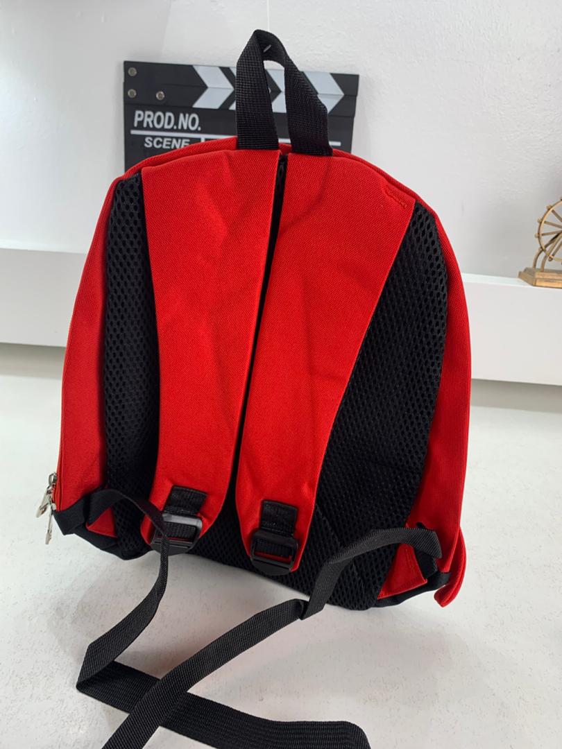 Sac à dos Enfants Design Requin Mignon Rouge – حقيبة أطفال برسوم القرش أحمر تنزوت