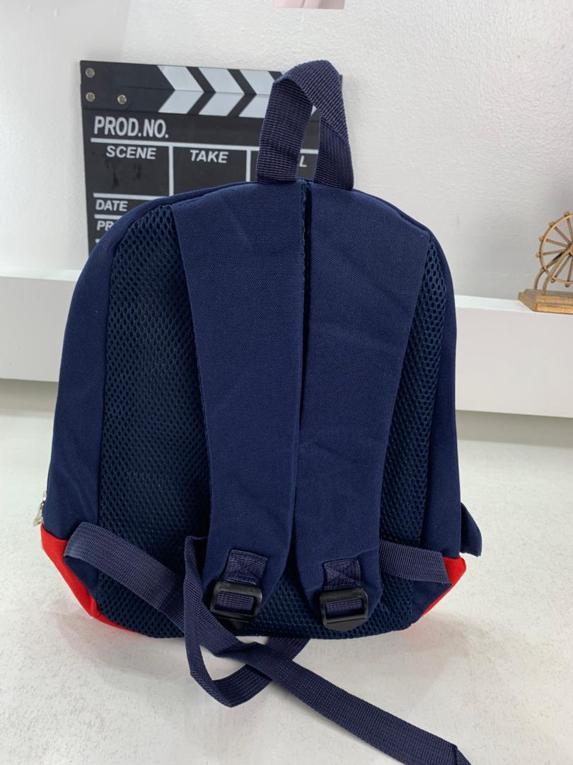 Sac à dos Enfants Design Requin Mignon Bleu Nuit – حقيبة أطفال برسوم القرش أزرق ليلي تنزوت