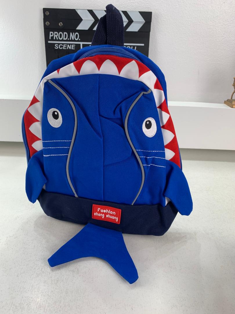 Sac à dos Enfants Design Requin Mignon Bleu – حقيبة أطفال برسوم القرش أزرق تنزوت