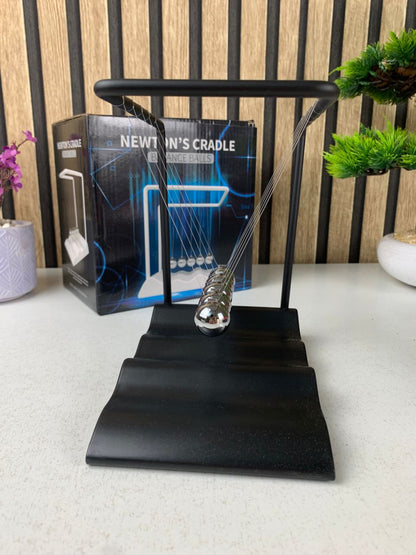 Pendule Newton Balls d’équilibre une décoration classique - تنزوت