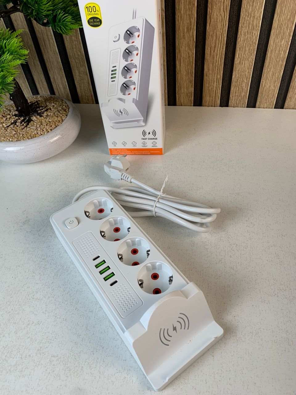 Multiprise 4 SOCKET 2500W avec USB, Type-C et chargement sans fil – مقبس طاقة وشاحن لاسلكي - تنزوت