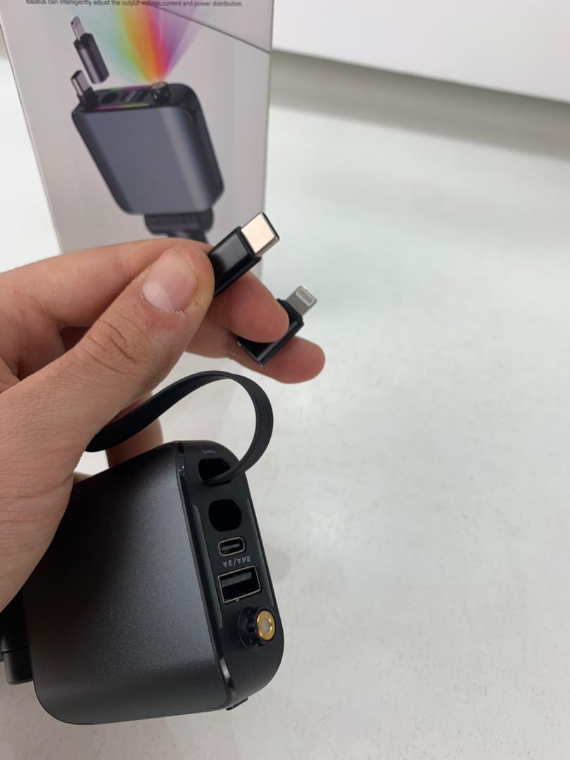 Chargeur Voiture 4en1 Rétractable 120W avec toit Starlight pour téléphones iOS et Android- شاحن سيارة متعدد المنافذ - تنزوت