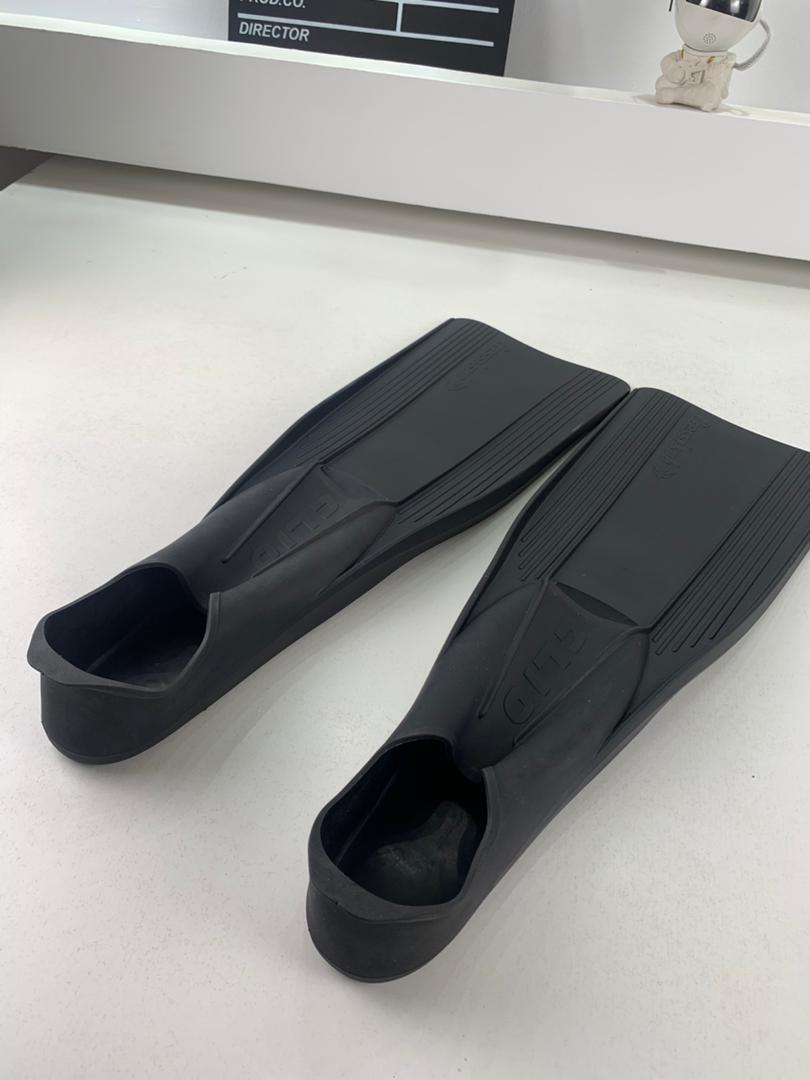 Cressi Clio Palmes de Plongée Professionnel avec Longue Lame – زعانف السباحة تنزوت