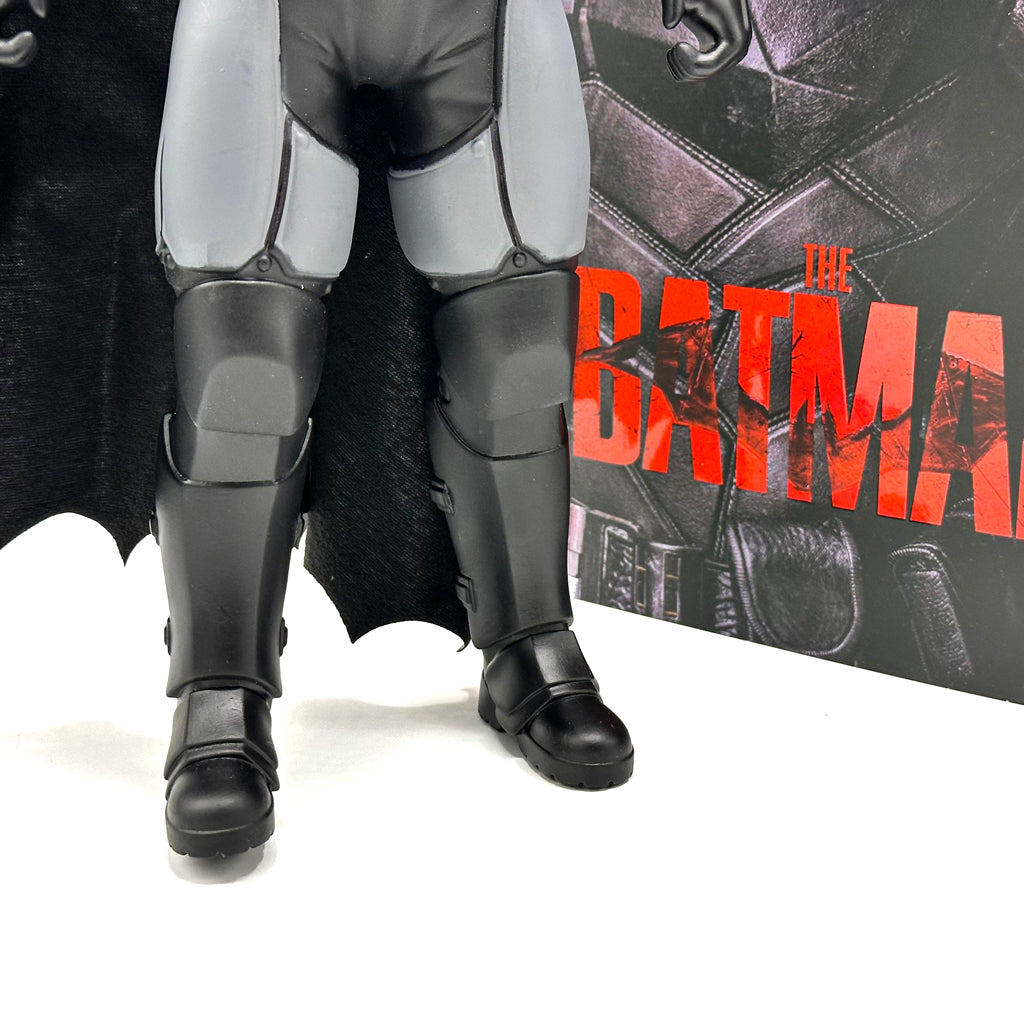 Figurine-G-ante-Batman-30-cm-en-PVC-Le-Chevalier-Noir-Collectionner.png
