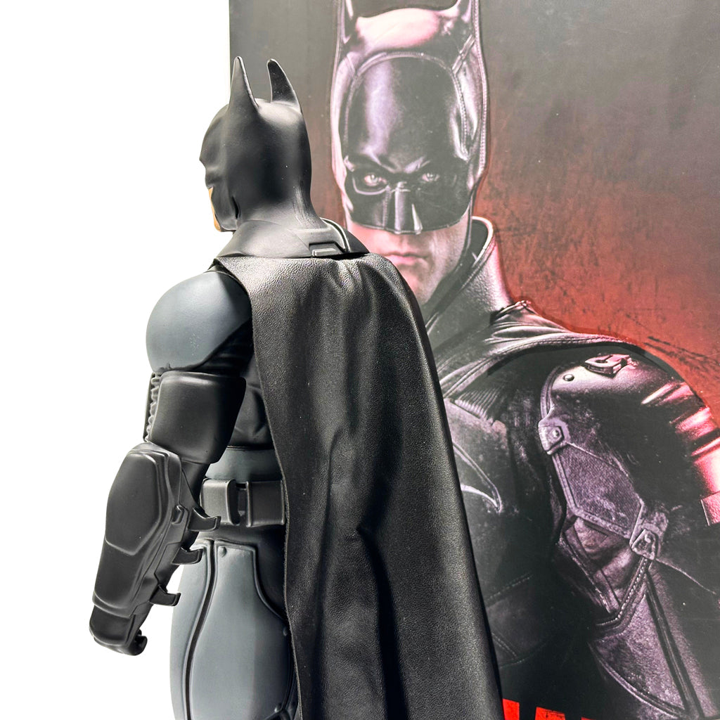 Figurine-G-ante-Batman-30-cm-en-PVC-Le-Chevalier-Noir-Collectionner.png