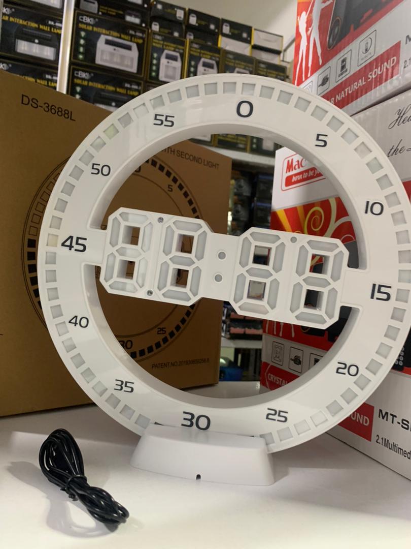 Horloge murale numérique 3D تنزوت