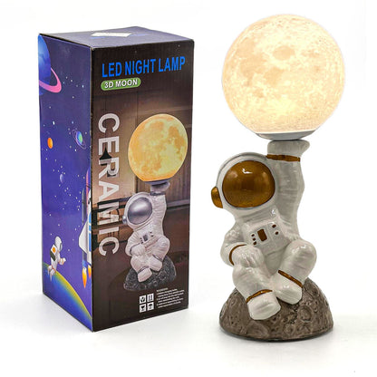 Veilleuse-Astronaute-et-Lampe-de-Table-en-C-ramique.png