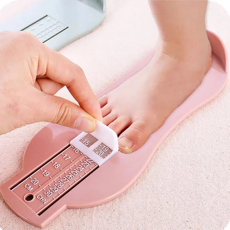 Règle de mesure de la taille des chaussures pour enfants – أداة قياس القدم للأطفال تنزوت