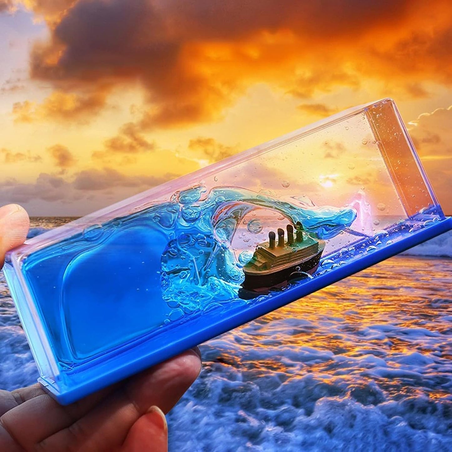 D-coration-en-forme-de-bateau-de-croisi-re-insubmersible-V2-زينة-على-شكل-سفينة-سياحية-لا-تغرق.png