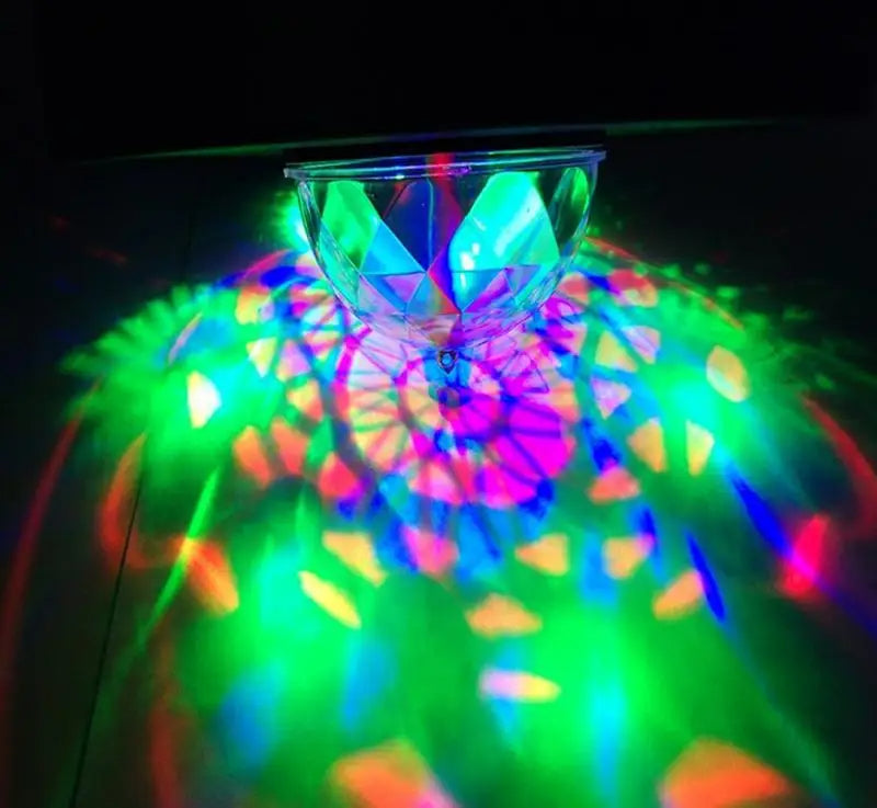 Projecteur jeux de lumiere RGB Laser rotatif 6en1 effets Stroboscope - تنزوت
