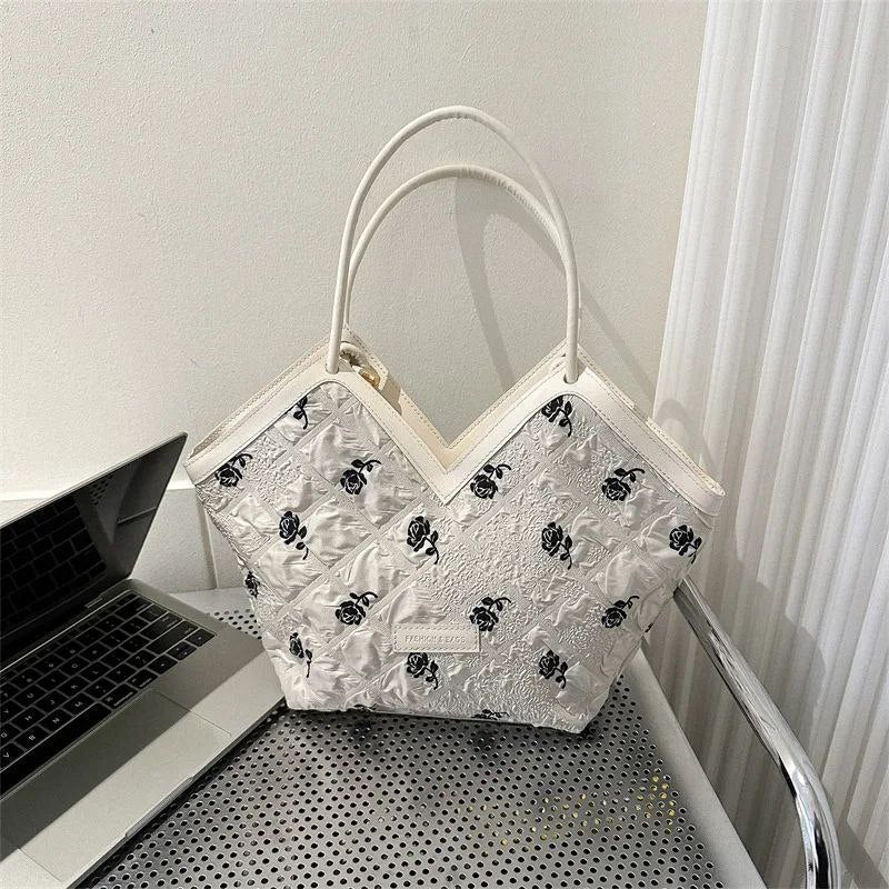 Sac à bandoulière à motif floral avec motif de patch de lettre تنزوت