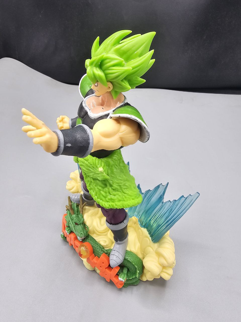 Figurines Dragon Ball Z Super Saiyan Broly تنزوت