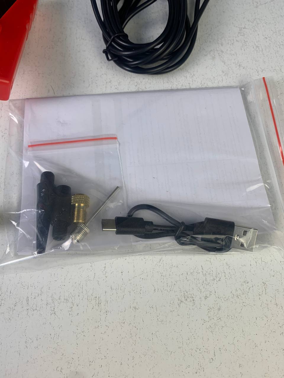 Compresseur-d-Air-Portable-Rechargeable-4500mAh-150PSI-مضخة-إطارات-لاسلكية-ذكية.png