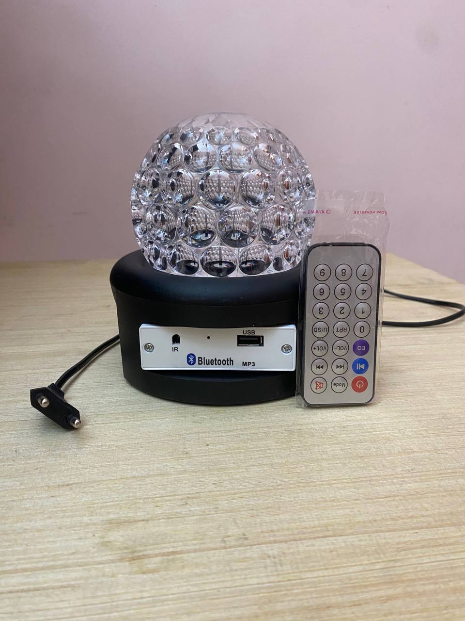Boule-magique-Disco-Ball-haut-parleur-Bluetooth-USB-color-e-rotative-360-degr-s-6-Colors.png